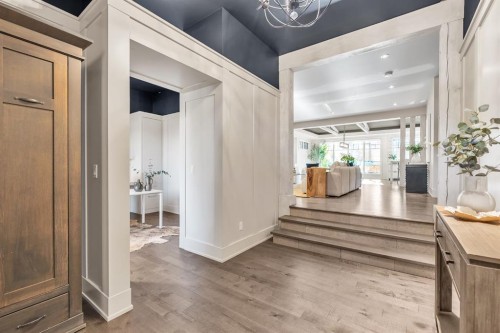 625 Britannia Drive Sw, Calgary, AB - Indoor Photo Showing Other Room