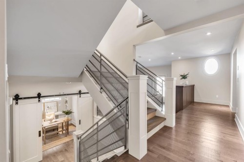 625 Britannia Drive Sw, Calgary, AB - Indoor Photo Showing Other Room