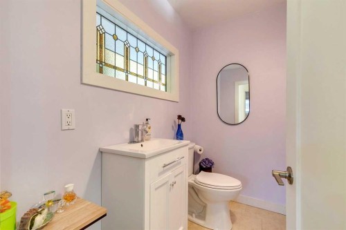 4736 Worcester Drive Sw, Calgary, AB - Indoor Photo Showing Bathroom