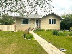 4736 Worcester Drive SW Calgary, AB T3C 3L6