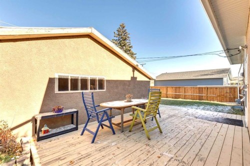 4736 Worcester Drive Sw, Calgary, AB - Outdoor With Deck Patio Veranda With Exterior