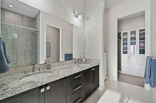 12 Cranbrook Mews Se, Calgary, AB - Indoor Photo Showing Bathroom
