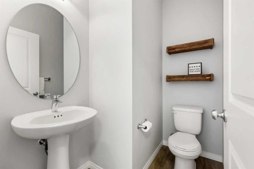 76 Legacy Glen Row Se, Calgary, AB - Indoor Photo Showing Bathroom