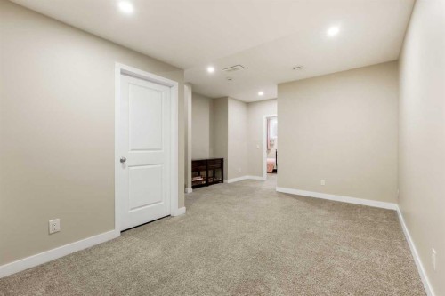 76 Legacy Glen Row Se, Calgary, AB - Indoor