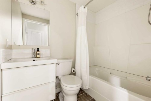 76 Legacy Glen Row Se, Calgary, AB - Indoor Photo Showing Bathroom