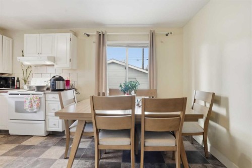 2615 37 Street Sw, Calgary, AB - Indoor