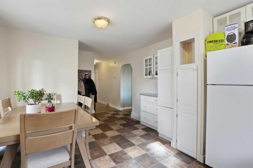 2615 37 Street Sw, Calgary, AB - Indoor Photo Showing Dining Room