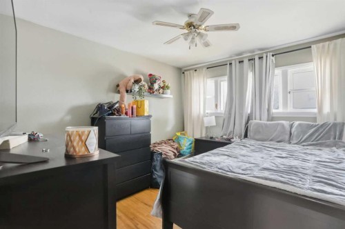 2615 37 Street Sw, Calgary, AB - Indoor Photo Showing Bedroom