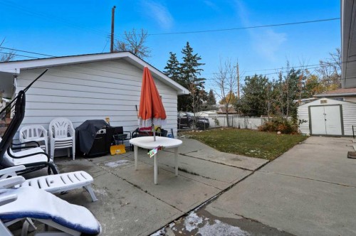 2615 37 Street Sw, Calgary, AB - Outdoor