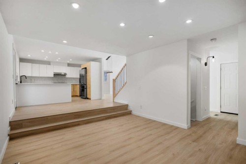 327 Canyon Close, Canmore, AB - Indoor Photo Showing Other Room