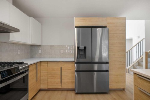 327 Canyon Close, Canmore, AB - Indoor Photo Showing Kitchen