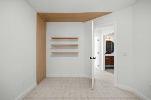 327 Canyon Close, Canmore, AB - Indoor Photo Showing Other Room