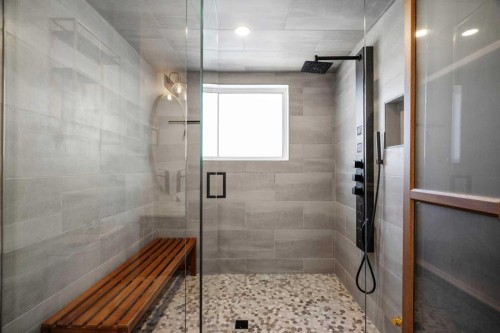 327 Canyon Close, Canmore, AB - Indoor Photo Showing Bathroom