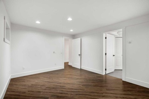 327 Canyon Close, Canmore, AB - Indoor Photo Showing Other Room