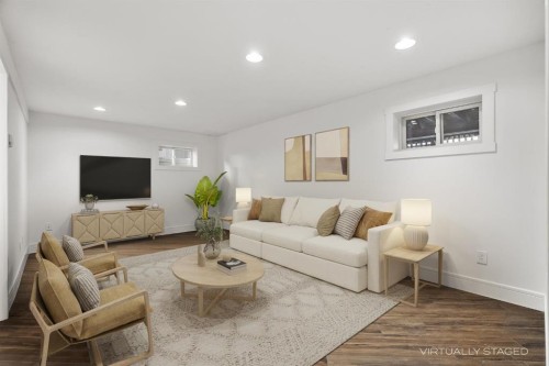327 Canyon Close, Canmore, AB - Indoor Photo Showing Living Room