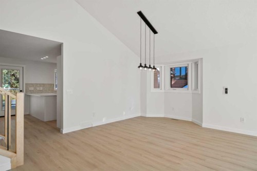 327 Canyon Close, Canmore, AB - Indoor Photo Showing Other Room