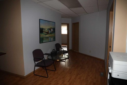 122 2 Avenue, Strathmore, AB 