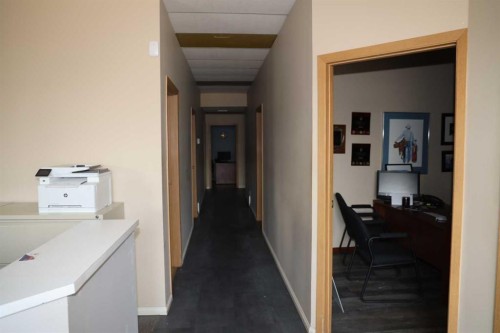 122 2 Avenue, Strathmore, AB 