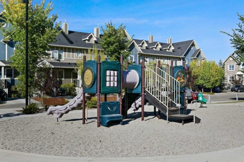 102-200 Cranfield Common Se, Calgary, AB - Outdoor