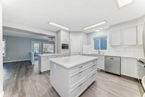10134 Hidden Valley Drive Nw, Calgary, AB - Indoor Photo Showing Kitchen With Upgraded Kitchen