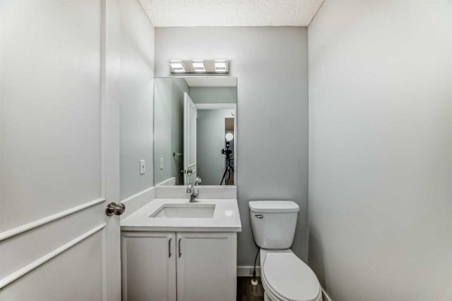 10134 Hidden Valley Drive Nw, Calgary, AB - Indoor Photo Showing Bathroom