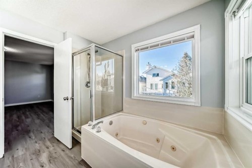 10134 Hidden Valley Drive Nw, Calgary, AB - Indoor Photo Showing Bathroom