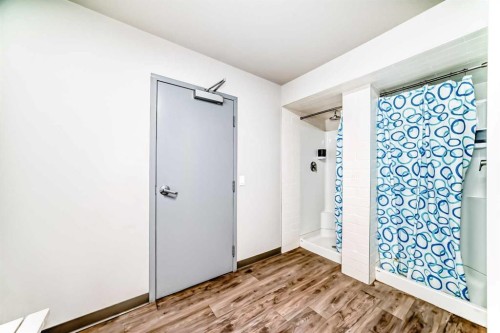 191-8948 Elbow Drive Sw, Calgary, AB - Indoor Photo Showing Other Room