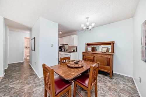 191-8948 Elbow Drive Sw, Calgary, AB - Indoor Photo Showing Dining Room
