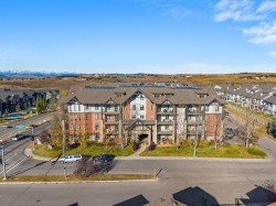 3106-15 Sunset Square  Cochrane, AB T4C 0E7
