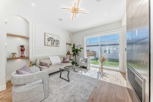 2313 23 Avenue Sw, Calgary, AB - Indoor Photo Showing Living Room