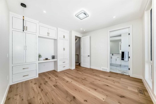 2313 23 Avenue Sw, Calgary, AB - Indoor Photo Showing Other Room