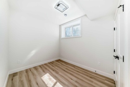 2313 23 Avenue Sw, Calgary, AB - Indoor Photo Showing Other Room