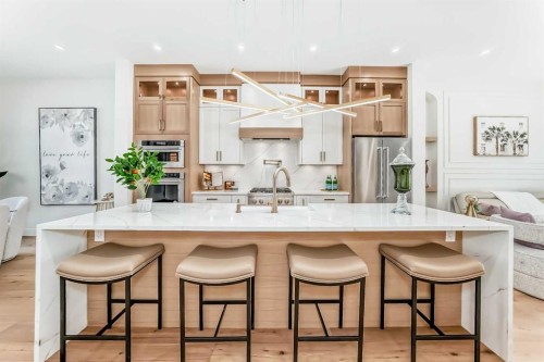 2313 23 Avenue Sw, Calgary, AB - Indoor Photo Showing Kitchen With Upgraded Kitchen