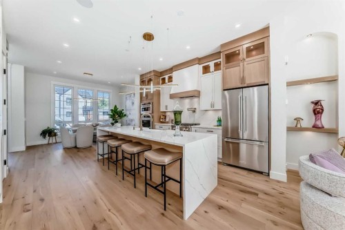 2313 23 Avenue Sw, Calgary, AB - Indoor Photo Showing Kitchen With Upgraded Kitchen