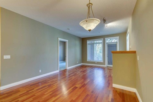 2201-24 Hemlock Crescent Sw, Calgary, AB - Indoor Photo Showing Other Room