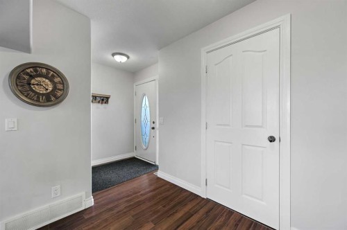 60 Canoe Cove Sw, Airdrie, AB - Indoor Photo Showing Other Room
