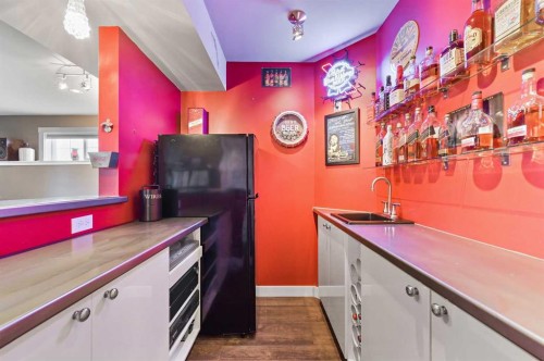 60 Canoe Cove Sw, Airdrie, AB - Indoor Photo Showing Kitchen