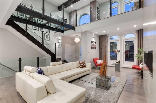 102 18 Avenue Se, Calgary, AB - Indoor