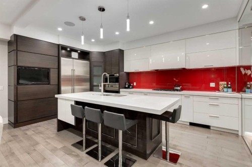 102 18 Avenue Se, Calgary, AB - Indoor Photo Showing Kitchen With Upgraded Kitchen