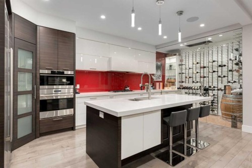 102 18 Avenue Se, Calgary, AB - Indoor Photo Showing Kitchen With Upgraded Kitchen