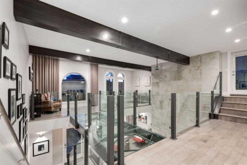 102 18 Avenue Se, Calgary, AB - Indoor Photo Showing Other Room