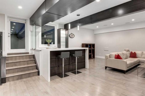 102 18 Avenue Se, Calgary, AB - Indoor