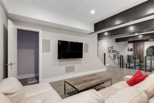 102 18 Avenue Se, Calgary, AB - Indoor