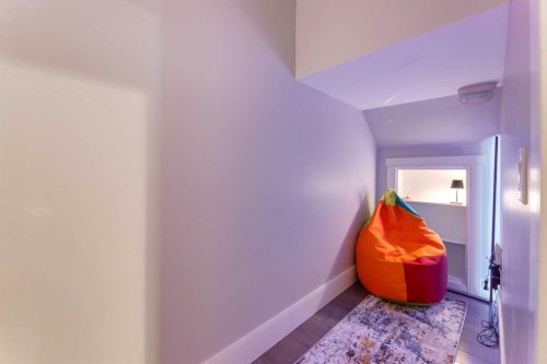 102 18 Avenue Se, Calgary, AB - Indoor