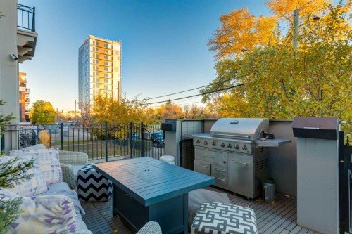 102 18 Avenue Se, Calgary, AB - Outdoor