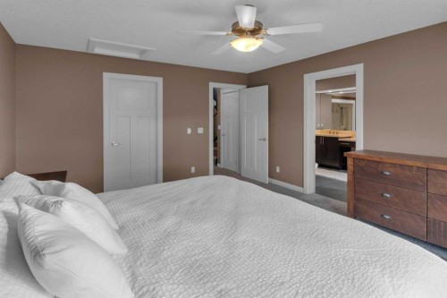 2534 3 Avenue Nw, Calgary, AB - Indoor Photo Showing Bedroom