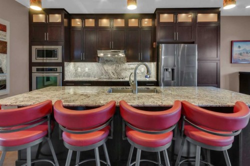 2534 3 Avenue Nw, Calgary, AB - Indoor Photo Showing Kitchen With Stainless Steel Kitchen With Upgraded Kitchen