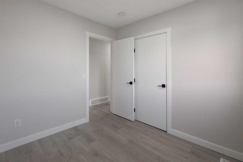 202 Falmere Way Ne, Calgary, AB - Indoor Photo Showing Other Room