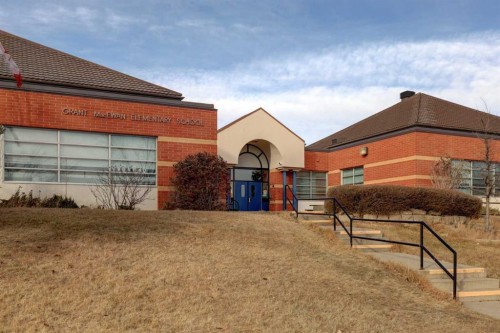 202 Falmere Way Ne, Calgary, AB - Outdoor