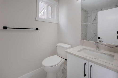 202 Falmere Way Ne, Calgary, AB - Indoor Photo Showing Bathroom